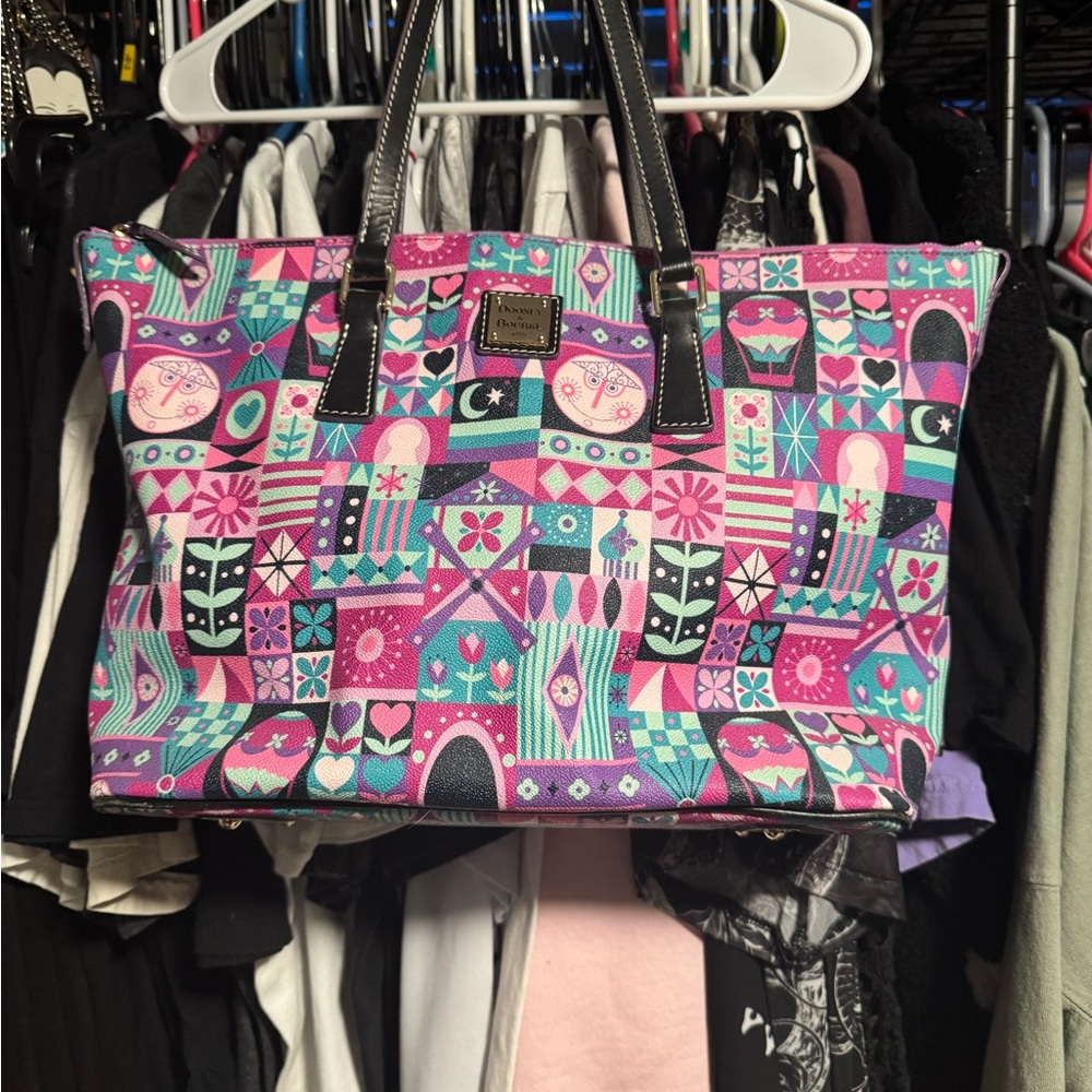 EUC Dooney & Bourke It’s a Small World Tote & Wallet